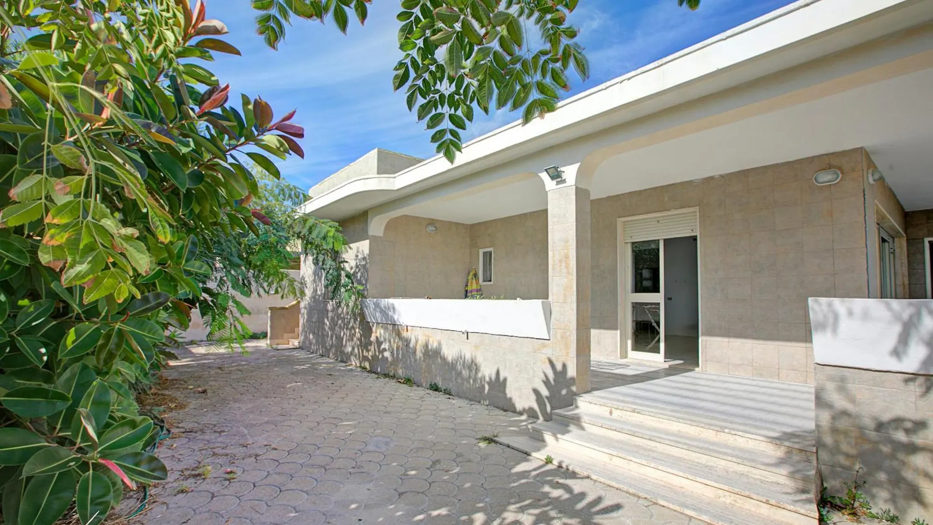 Villa Dei Fanti On The Sandy Beach - Happy Rentals Lecce Apartment